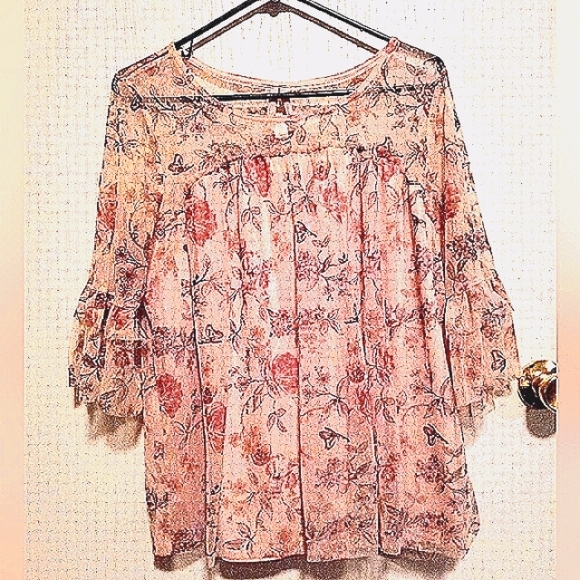 3/$10 No Boundries Ladies XL Top - Picture 2 of 3